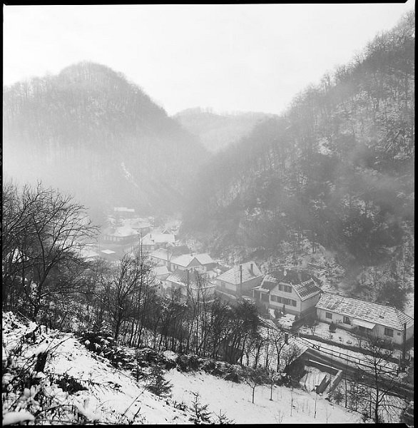 VI_FoN_66-045_01.jpg - Téli köd a völgyben. Ómassa.