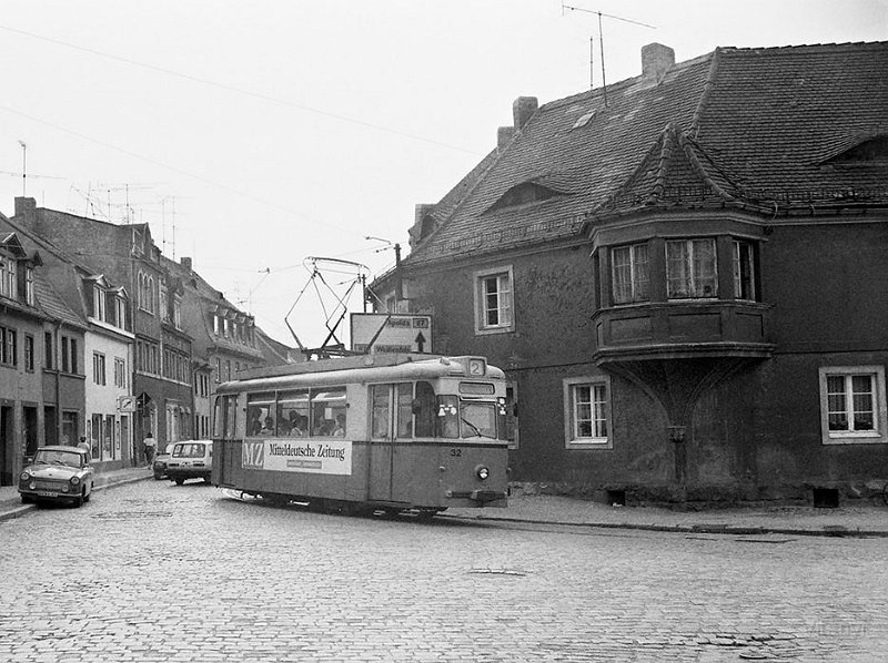 VI_FoN_04-09_10.jpg - Naumburg. A 2-es viszonylatszám megtévesztő, mert összesen egy járat volt a városban.