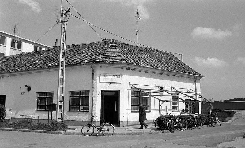 VI_FoN_08-06_28.jpg - Mohács, Vadászkürt kívülről...