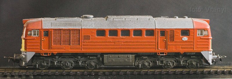 VI_FoDi_07_2182_s.jpg - Külön felhívom a figyelmet a forgóváz és a gázolajtank koszolására.